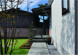 玄関アプローチ / 家族をあたたかく迎えます
